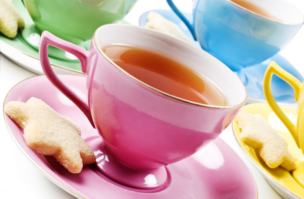 růžový čajový šálek
